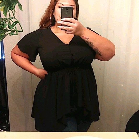 Tops - 🆕 Cute Top
